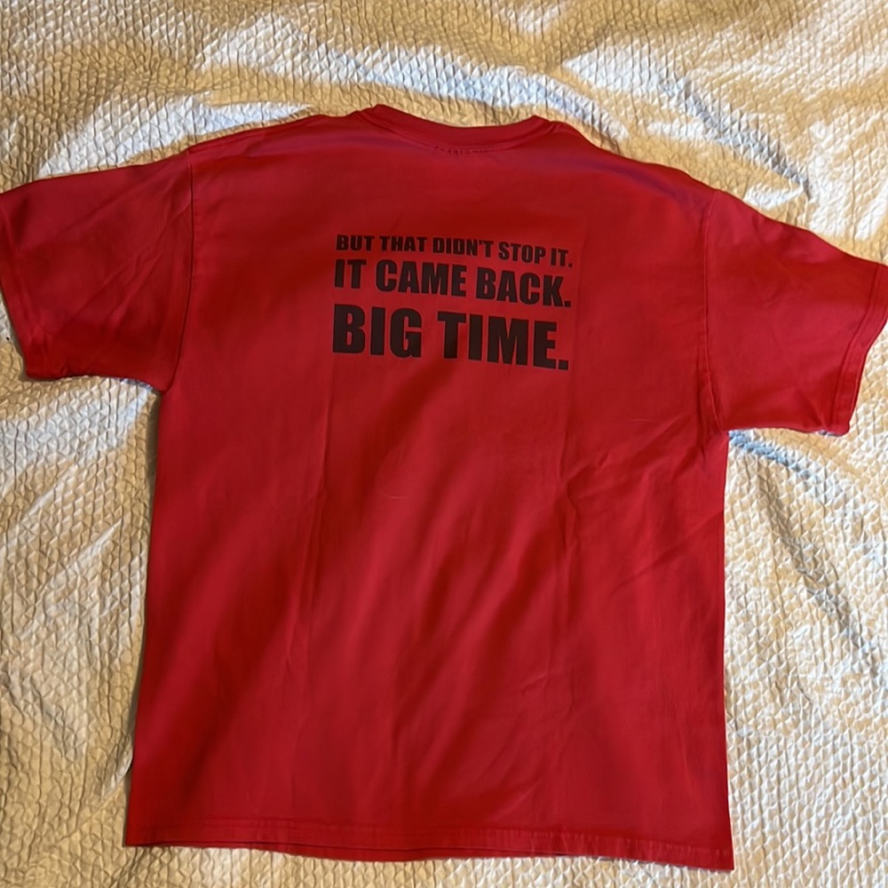 Red tshirt - Picture 2 of 3